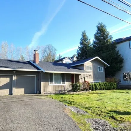 Buy this 3 bed house on 8935 Southwest Oak Street in Tigard, OR 97223