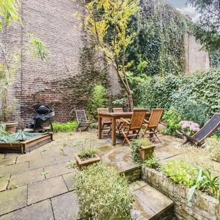Rent this 3 bed apartment on Upper Addison Gardens in London, W14 8AL