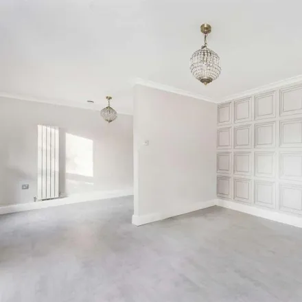 Image 2 - Westerdale Court, Aubert Park, London, N5 1FR, United Kingdom - Apartment for rent