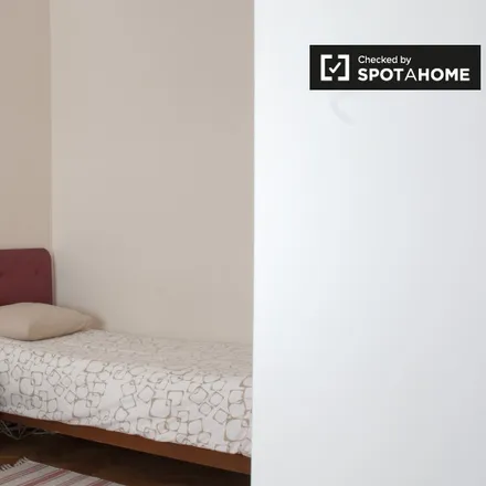 Rent this 4 bed room on Buket Eczanesi in Aktaş Sokak, 34375 Şişli