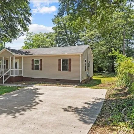 Image 2 - 320 Crosby Cir, Greenville, South Carolina, 29605 - House for sale