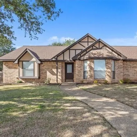 Buy this 3 bed house on Lumby Street in Hewitt, McLennan County