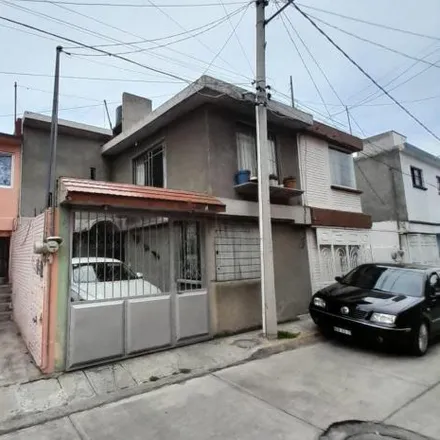 Buy this 3 bed house on Avenida Profesora María Del Refugio Alejandro Tarrello 202 in 50265 Toluca, MEX
