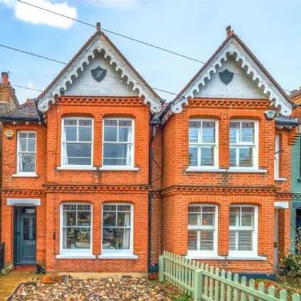 Rent this 4 bed duplex on 8 Princes Road in London, TW11 0RW