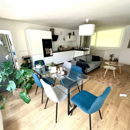 Image 4 - 8 Rue des Myosotis, 59037 Lille, France - Apartment for rent