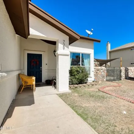 Image 4 - 789 Portillo Avenue, El Paso, TX 79932, USA - House for sale