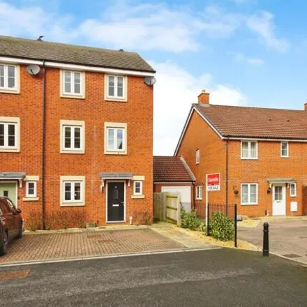 Buy this 4 bed townhouse on 12 Hollybrook Mews in Yate, BS37 4GD