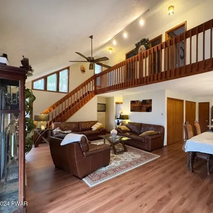 Image 7 - 3047 Braintree Court, Saw Creek, Lehman Township, PA 18324, USA - House for sale