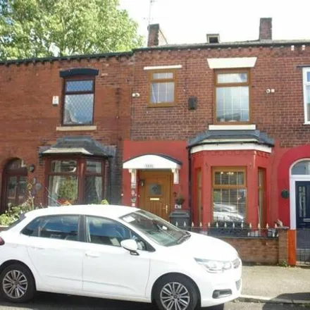Rent this 3 bed townhouse on Queens Road in Chadderton, OL9 9HR