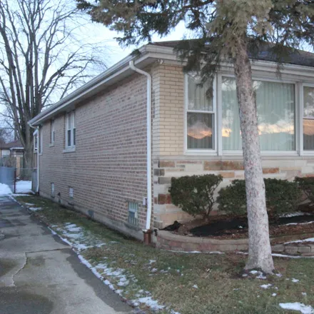 Image 3 - 10515 South Emerald Avenue, Chicago, IL 60628, USA - House for sale
