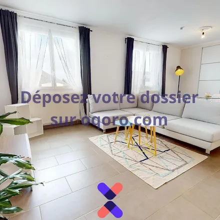 Rent this 3 bed apartment on 17 Rue du Petit Bel-Air in 44300 Nantes, France