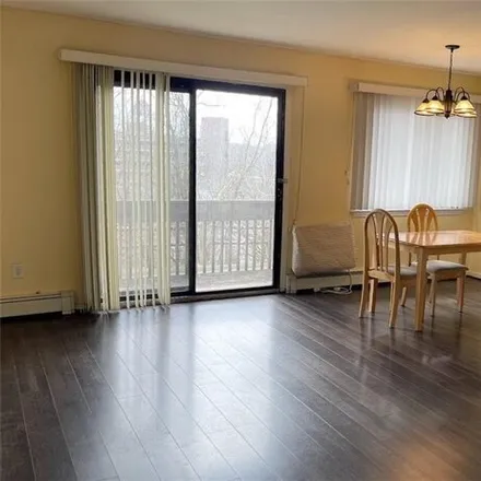 Image 3 - 15 Hillside Terrace Avenue, City of White Plains, NY 10601, USA - Condo for rent