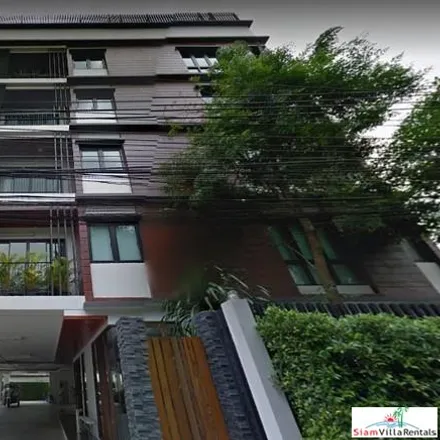 Rent this 3 bed apartment on Kasem Phithaya School in Pridi Bhanomyong Soi 35, Vadhana District