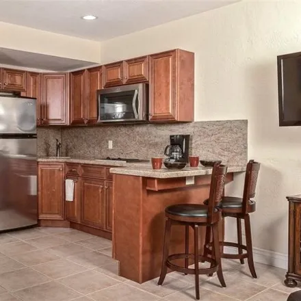 Image 3 - 841 Northeast 10th Street, Hallandale Beach, FL 33009, USA - Apartment for rent