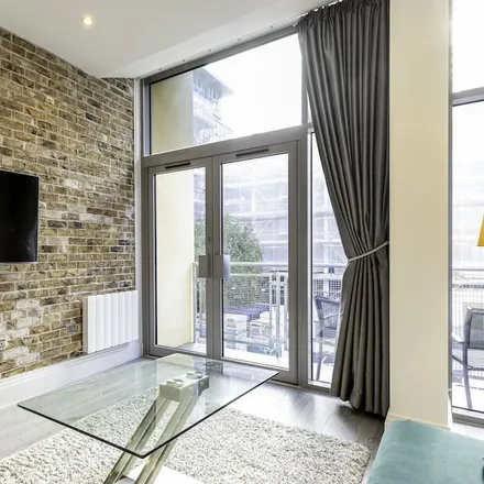 Image 9 - London, SW18 4GS, United Kingdom - Apartment for rent