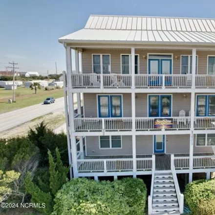 Buy this 6 bed house on 3005 Emerald Drive in Emerald Isle, NC 28594