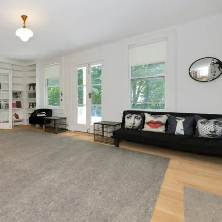 Image 7 - 4970 Independence Avenue-Bingham Road, New York, NY 10471, USA - House for sale