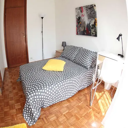 Rent this 5 bed room on Via dei Ciclamini - Via delle Orchidee in Via dei Ciclamini, 20147 Milan MI