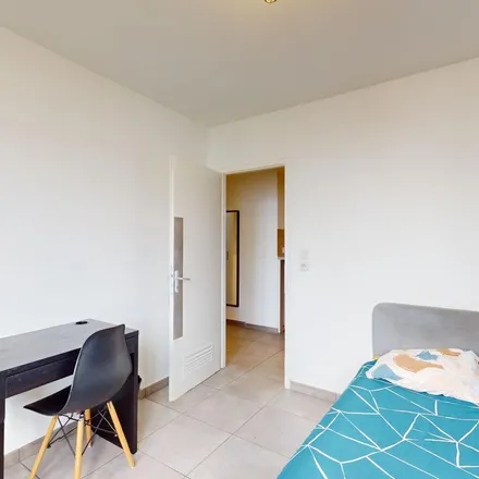 Rent this 4 bed apartment on Résidence « Le Cristal » in Impasse des Arènes, 31300 Toulouse