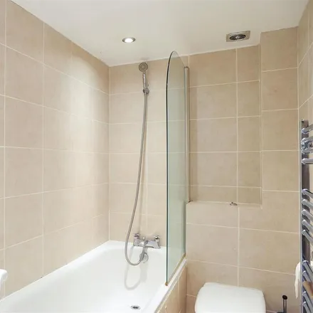 Image 4 - 42 Queen's Gardens, London, W2 3AL, United Kingdom - Apartment for rent