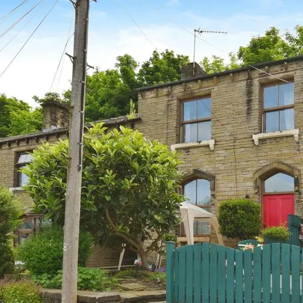 Rent this 3 bed townhouse on Whitehead Lane in Huddersfield, HD4 6AS