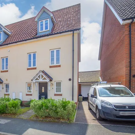 Rent this 3 bed townhouse on 24 Willowcroft Way in Cringleford, NR4 7JG