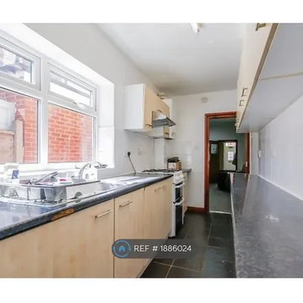 Rent this 6 bed townhouse on 44 Rookery Road in Selly Oak, B29 7DQ