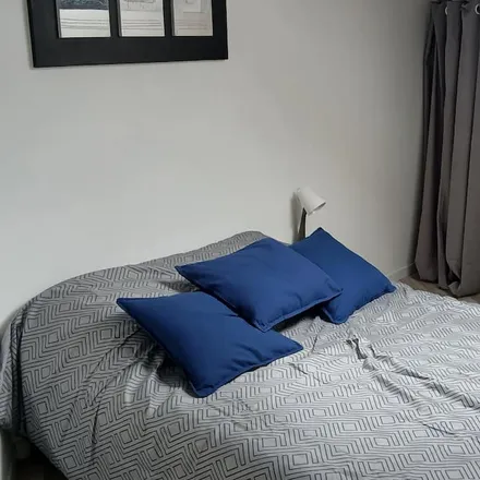 Rent this 2 bed apartment on 93380 Pierrefitte-sur-Seine