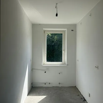 Rent this 2 bed apartment on Koolbargenredder 23c in 22117 Hamburg, Germany