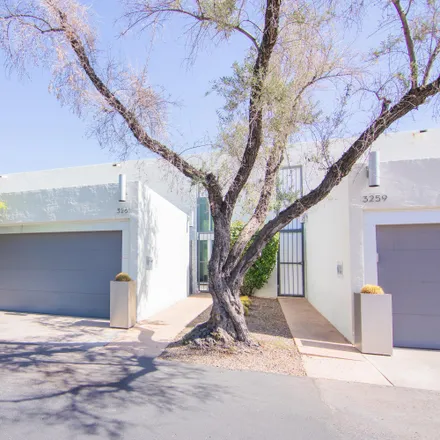 Image 1 - 3261 East Camelback Road, Phoenix, AZ 85018, USA - Loft for rent
