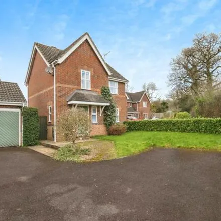 Buy this 3 bed house on Caumont Close in Uffculme, EX15 3XY