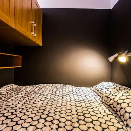 Rent this 1 bed apartment on Rue Francart - Francartstraat 24 in 1050 Ixelles - Elsene, Belgium