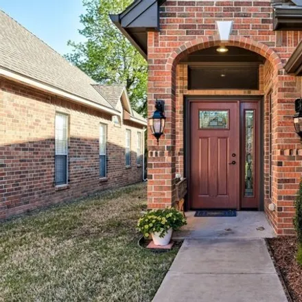 Image 3 - 1126 Pinehurst Drive, Norman, OK 73072, USA - House for sale