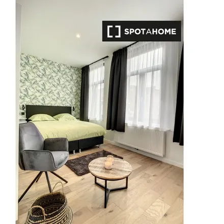 Rent this 8 bed room on Avenue Paul Deschanel - Paul Deschanellaan 237 in 1030 Schaerbeek - Schaarbeek, Belgium