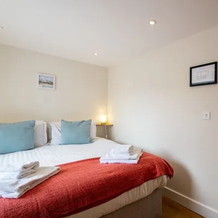 Rent this 2 bed apartment on Fowey in PL23 1BD, United Kingdom