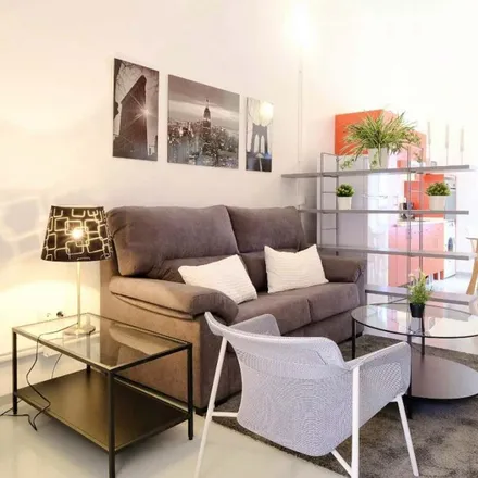 Rent this studio apartment on Travesía Vázquez de Mella in 2, 28017 Madrid