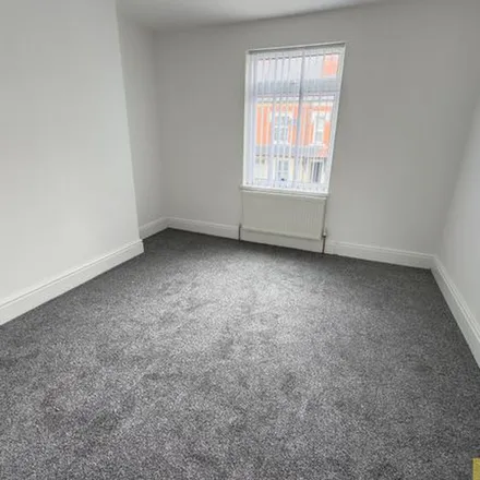 Image 6 - Mount Street, Redditch, B98 7BE, United Kingdom - Townhouse for rent