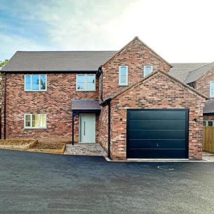 Buy this 5 bed house on Pickford Green Lane in Coventry, CV5 9AP