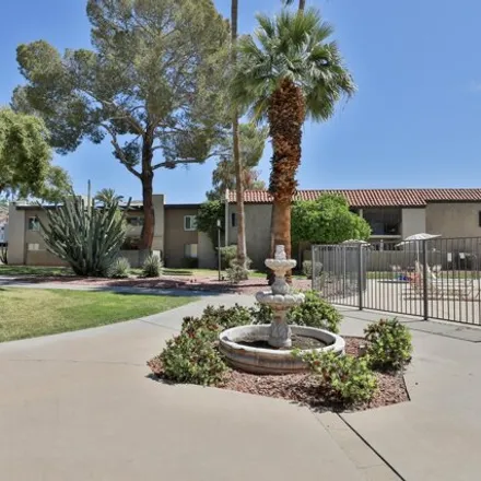 Image 5 - 4201 E Camelback Rd Unit 35, Phoenix, Arizona, 85018 - Apartment for rent