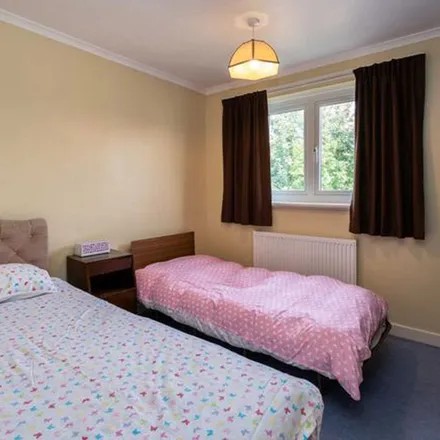 Rent this 4 bed apartment on Vicarage Close in Hemel Hempstead, HP1 1JN