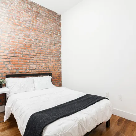 Rent this 4 bed room on 420 Melrose Street in New York, NY 11237