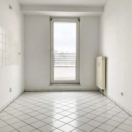 Rent this 3 bed apartment on Winklerstraße 16 in 09113 Chemnitz, Germany