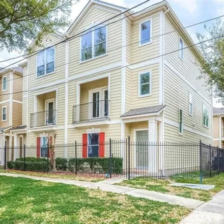 Buy this 2 bed house on 3107 Dallas Street in Houston, TX 77003