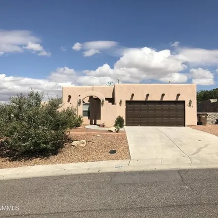 Buy this 3 bed house on 3009 Escenico Court in Las Cruces, NM 88012