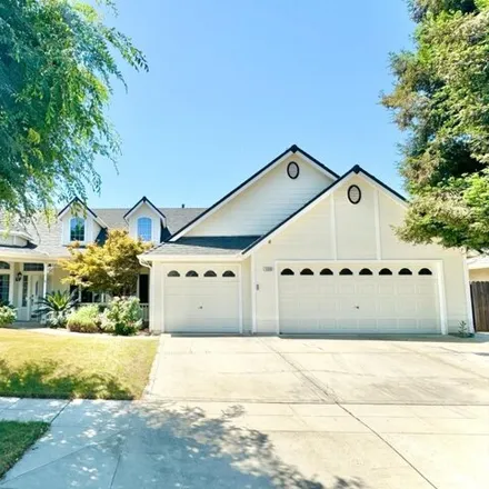 Buy this 3 bed house on 318 West Vermont Avenue in Clovis, CA 93619