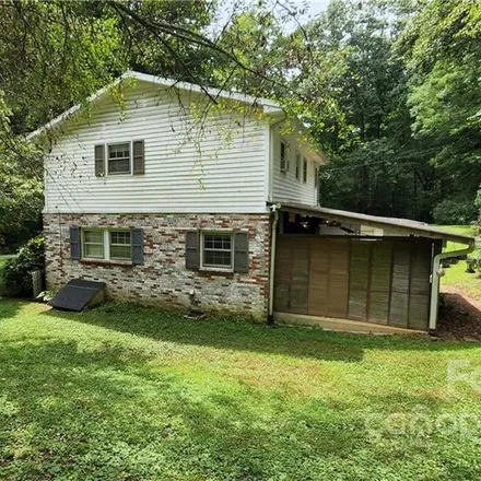Buy this 3 bed house on 1 Averys Drive in Henderson County, NC 28729
