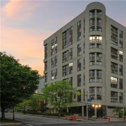 Buy this 2 bed condo on 10 Cottage Place in City of White Plains, NY 10601