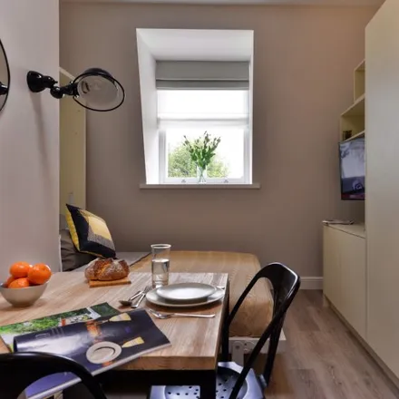 Rent this studio apartment on 63-69 Linden Gardens in London, W2 4HF