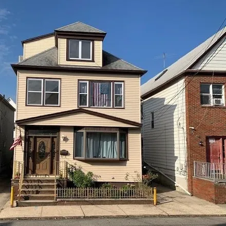 Rent this 1 bed apartment on 160 West 33rd Street in Bayonne, NJ 07002