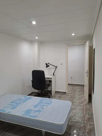 Rent this 4 bed room on Carrer Hilarión Eslava in 39, 03201 Elx / Elche